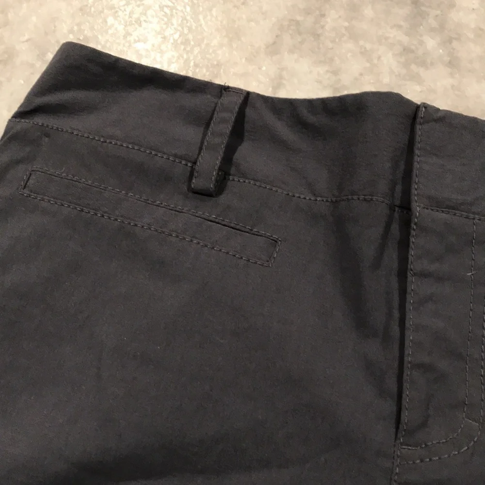 Athleta Shorts Womens Size 8 Chino Flat Front High Waist Gray 7" Inseam Hiking - Picture 2 of 7